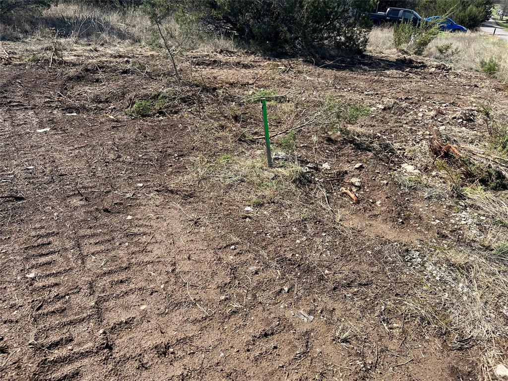 Beautiful land for building a new home. Excellent location, close to schools and stores. 5,000 sf