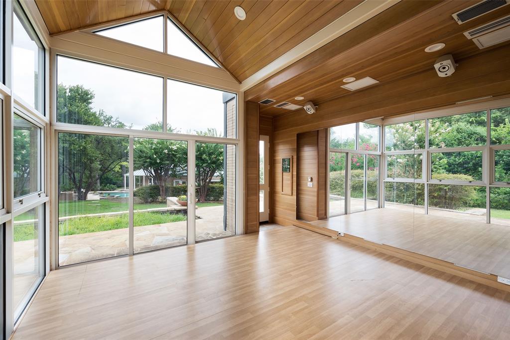 Strong and Crossen - Residential