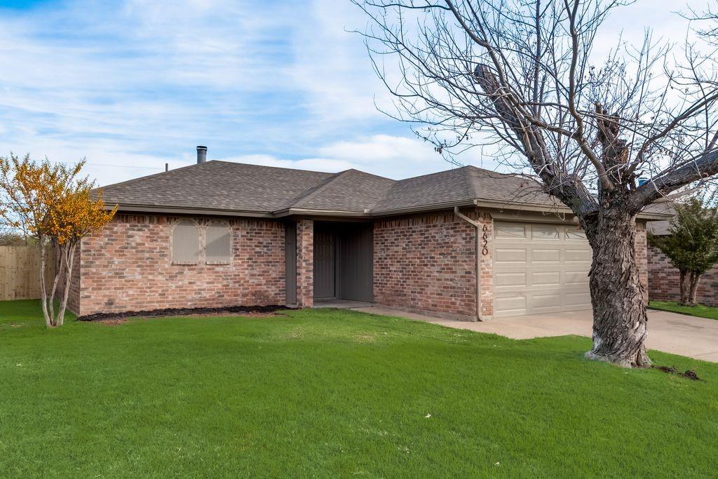 Beautifully remodeled! This recently updated home features plenty to Love! Newer flooring, tiled bathroom and fresh paint. Large spacious living room, large windows throughout, perfect for hosting guests! Larger lot. The kitchen has newer appliances, granite counter tops and new back splash. AC recently serviced! This home is ready to move into, it just needs new owners!