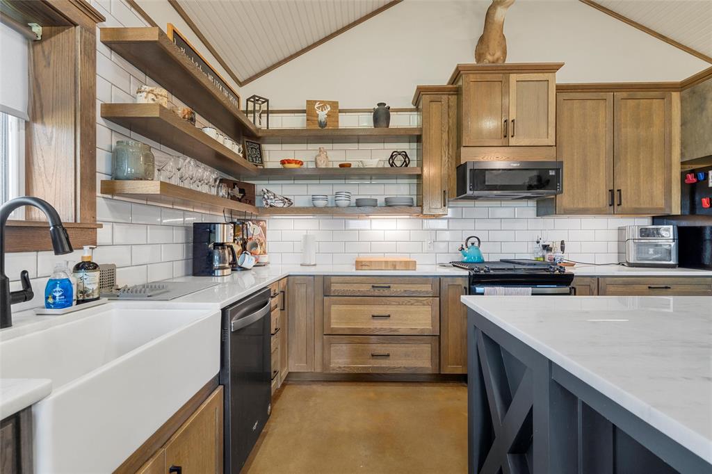 MONTGOMERY ANDREW - Residential