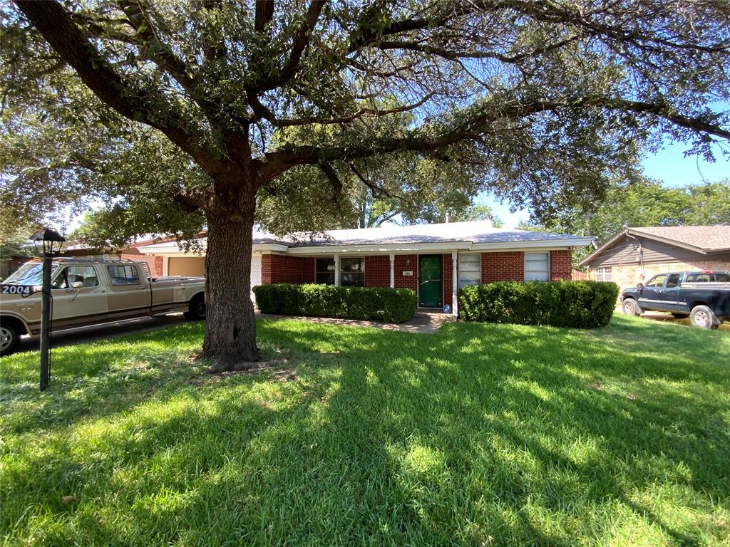 Come home to a charming 1884 sqft home in Fort Worth’s Edgepark Addition. Built in 1959, this 3 bed, 2 bath property features a 2 car attached garage and a large grassy fenced backyard. With space for gardening or outdoor activities. This location has easy access to key highways like I-35 W and I-20. Providing an easy commute to downtown Fort Worth and other major cities, such as Arlington and Dallas.