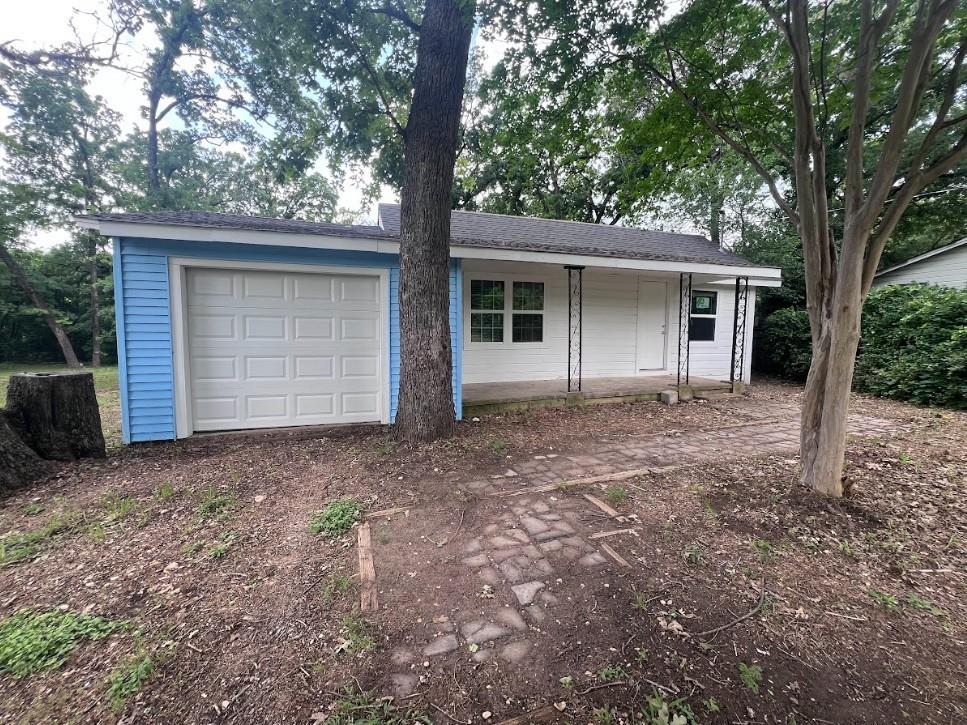 *LAKE FRONT* *OWNER FINANCING Available for Owner Occupants Only* Recent Renovations completed in 2024 & 2025 – Roof, Laminate Floors, Dishwasher, Bathroom Vanities & Showers. Gorgeous Setting. Garage Access Through Front & Back Garage Doors. Buyer and or Buyer's Agent to Verify All Measurements.