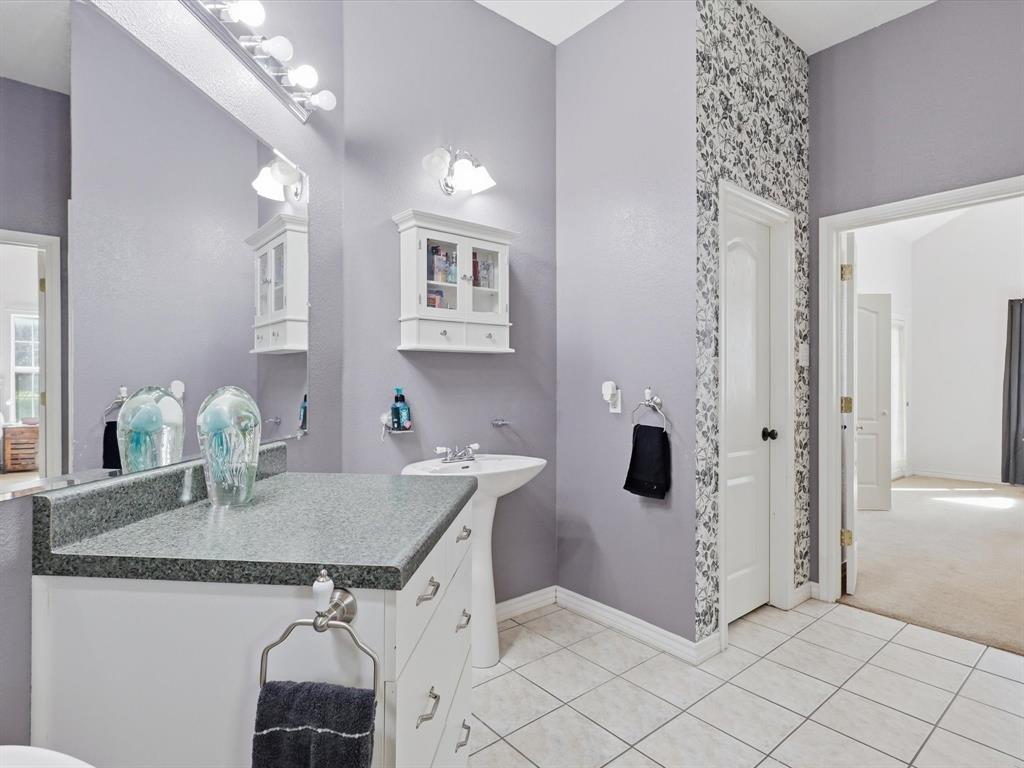 SHORT ROBT T TRL: - Residential