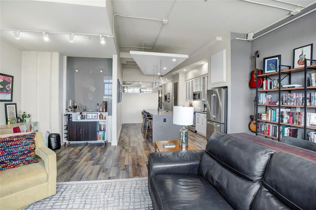 One Montgomery Plaza Residence Condo - Residential