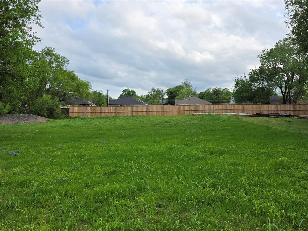 Opportunity to build on a .24-acre lot in a well-established area of Greenville. Surrounded by existing homes, this property offers a traditional neighborhood setting with convenient proximity to everyday essentials. Buyer to verify availability of utilities and building requirements.