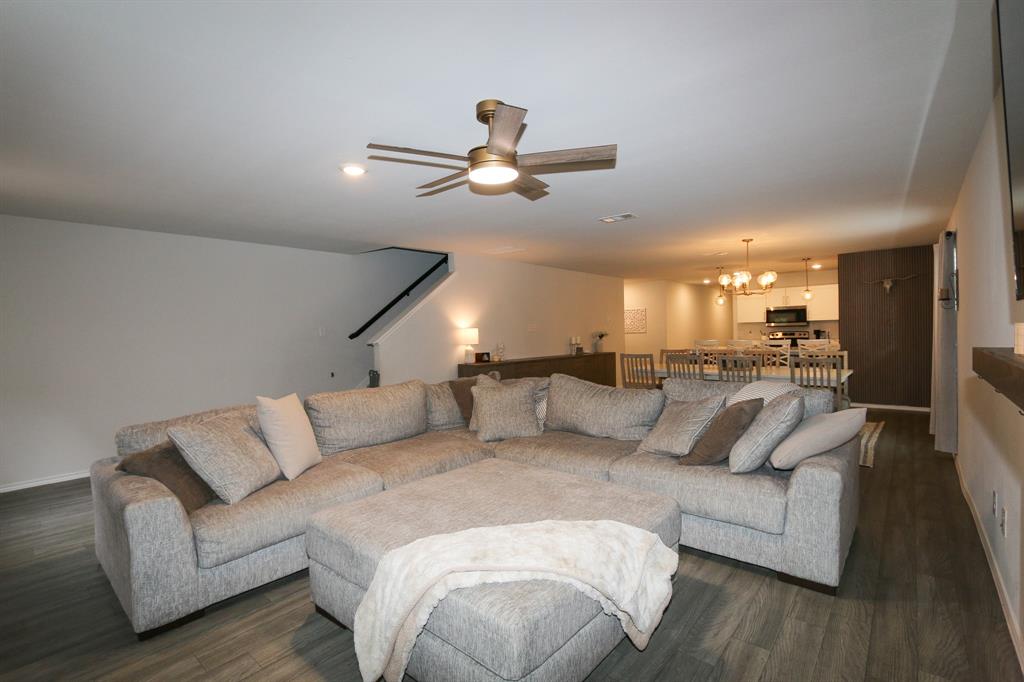 River Oaks (Sawmill Road) - Residential