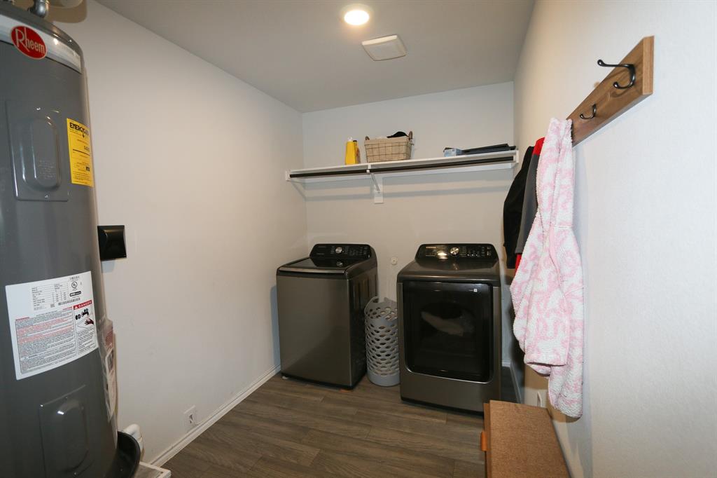 River Oaks (Sawmill Road) - Residential