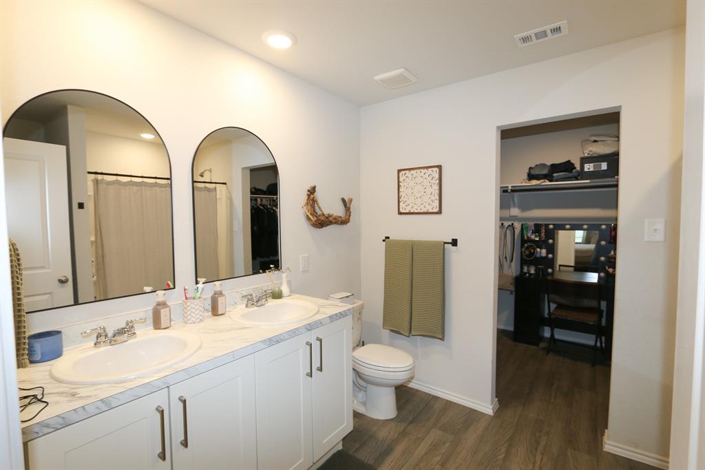 River Oaks (Sawmill Road) - Residential