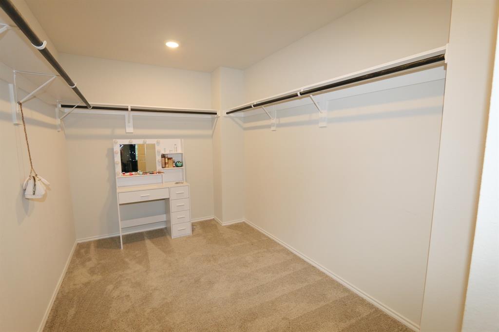 River Oaks (Sawmill Road) - Residential