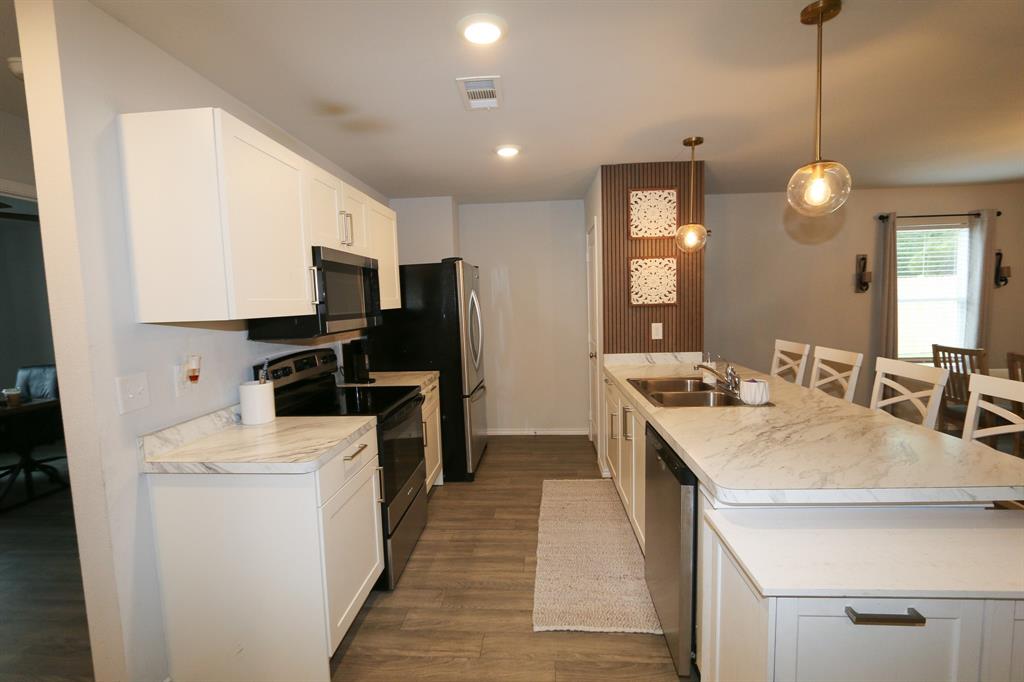 River Oaks (Sawmill Road) - Residential