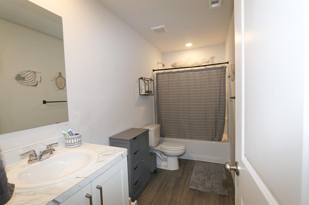 River Oaks (Sawmill Road) - Residential