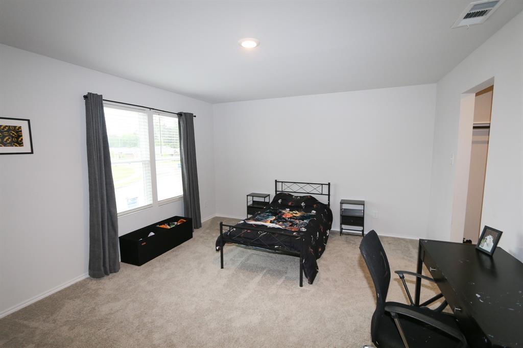River Oaks (Sawmill Road) - Residential