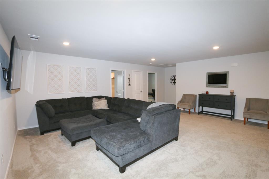 River Oaks (Sawmill Road) - Residential