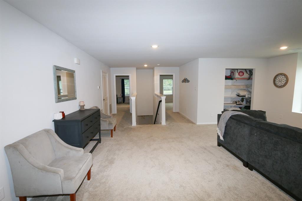 River Oaks (Sawmill Road) - Residential
