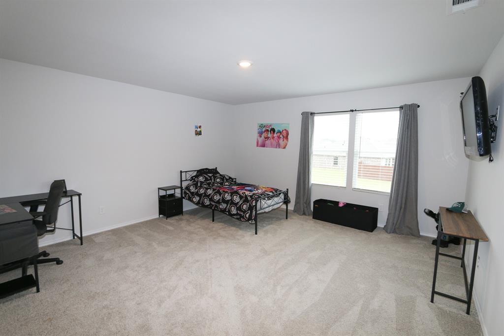 River Oaks (Sawmill Road) - Residential