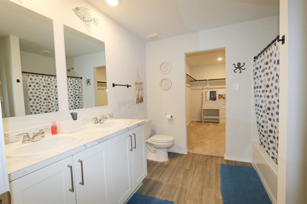 River Oaks (Sawmill Road) - Residential