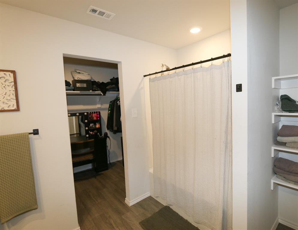 River Oaks (Sawmill Road) - Residential
