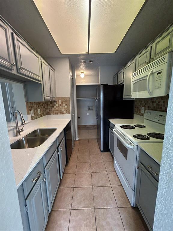 Meadows Condo - Residential