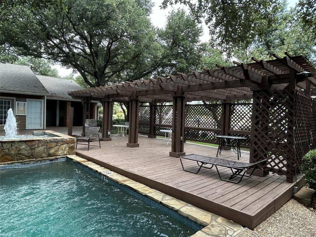 Meadows Condo - Residential