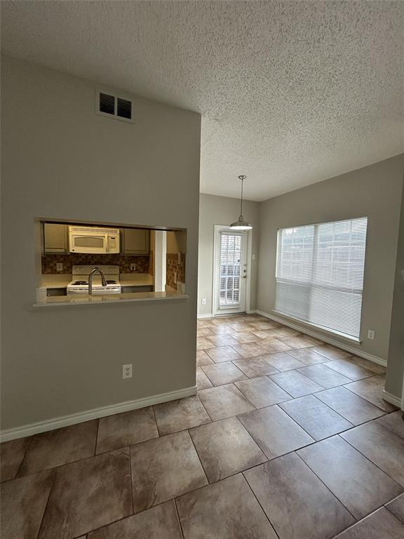 Meadows Condo - Residential