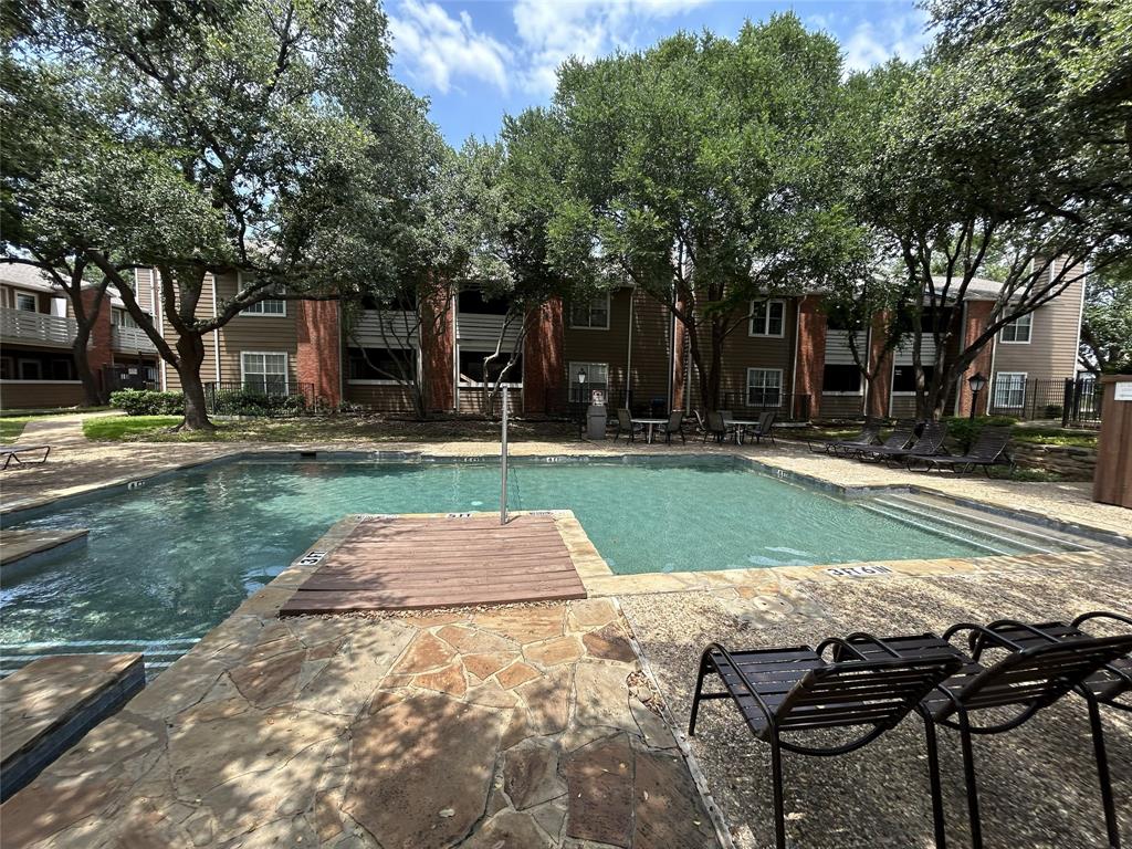 Meadows Condo - Residential