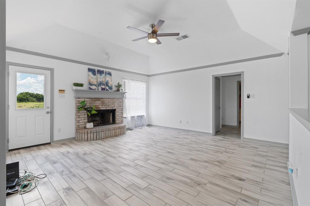 ABST 470 TR 2H J M JAMES - Residential