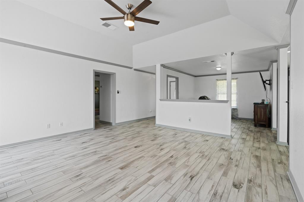 ABST 470 TR 2H J M JAMES - Residential