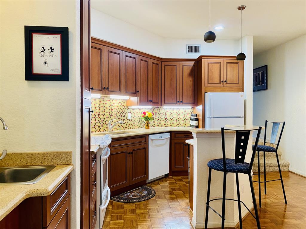 Woodshire Court Condos - Residential