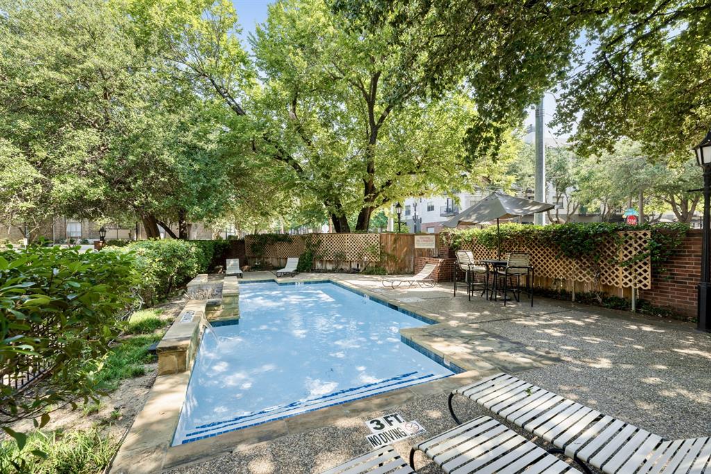 Woodshire Court Condos - Residential