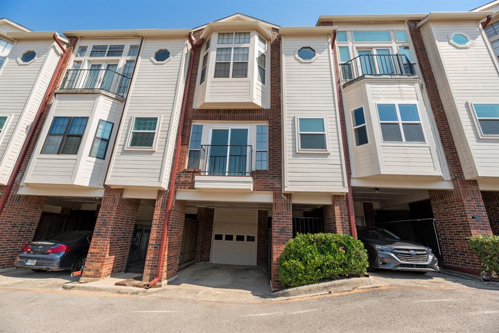 Woodshire Court Condos - Residential