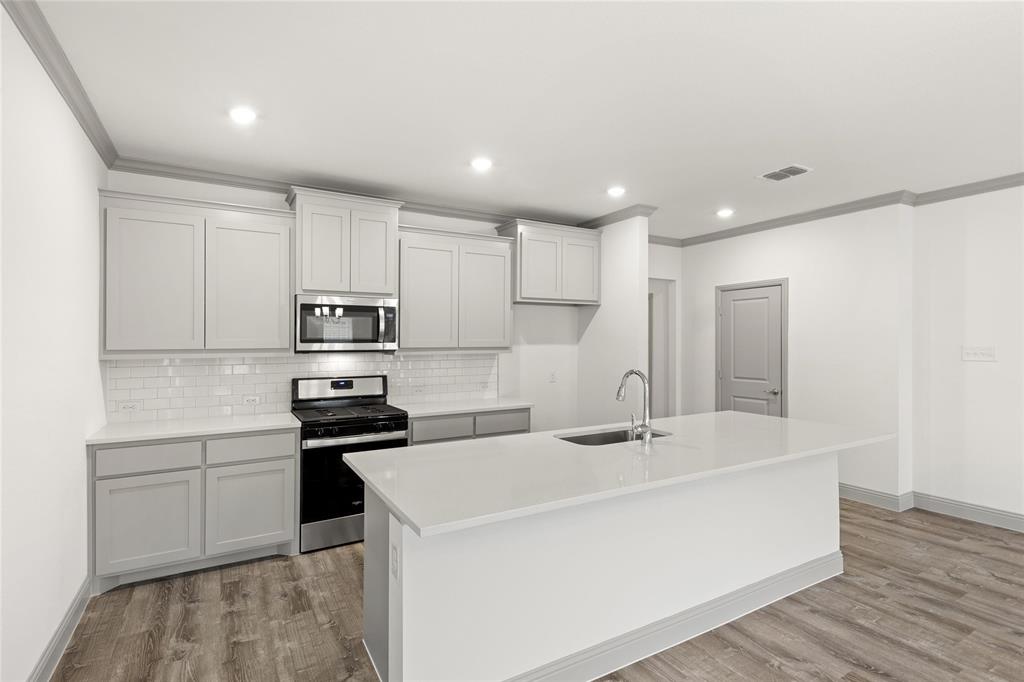 Lakepointe - Residential
