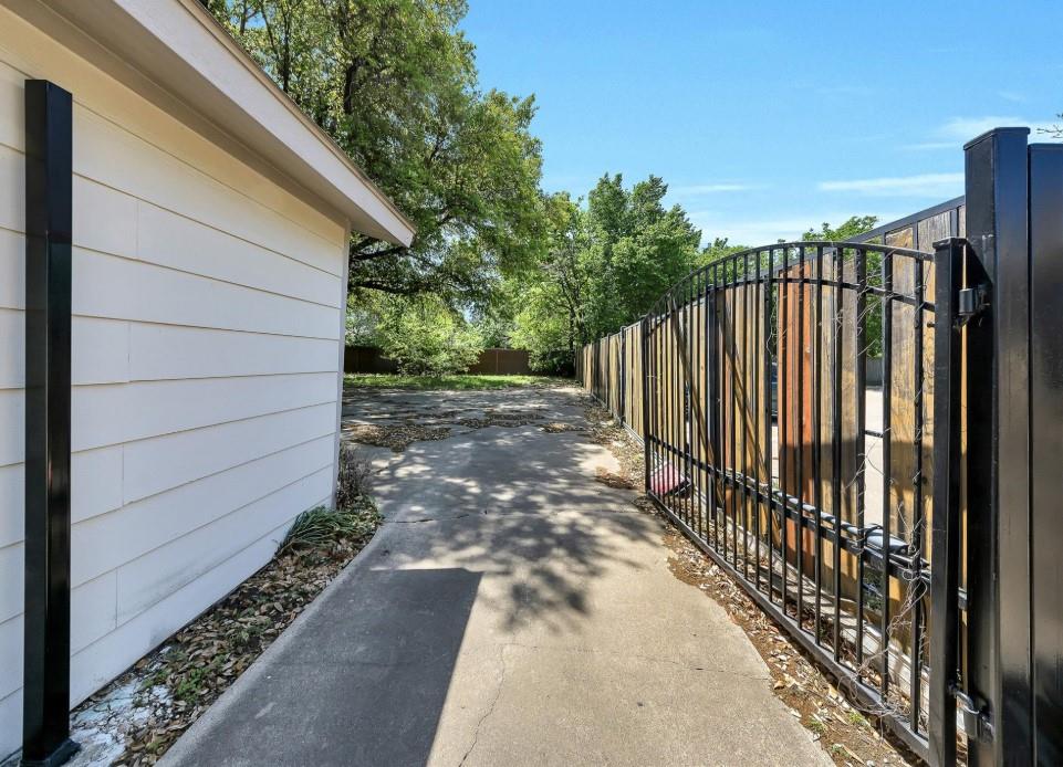 Richland Hills - Commercial Sale