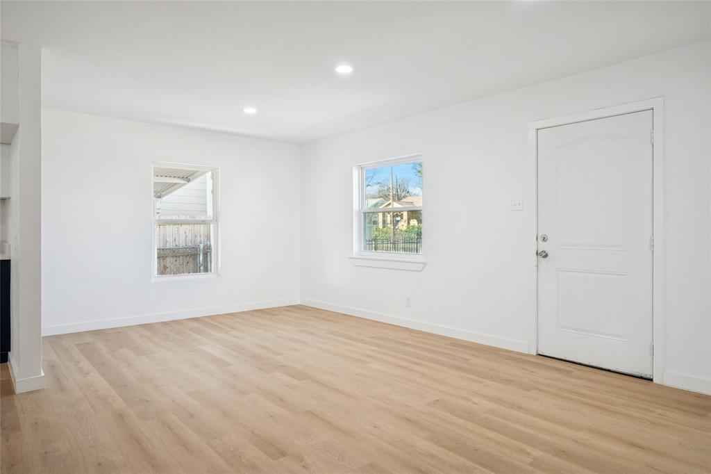 ROLAND HILLS - Residential