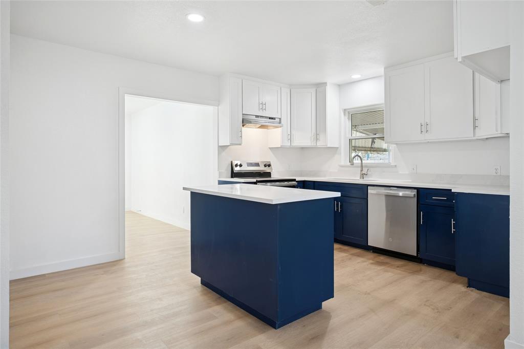 ROLAND HILLS - Residential