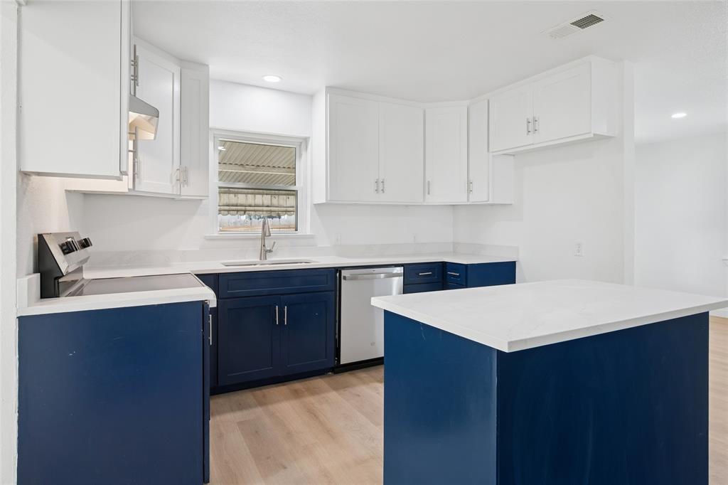 ROLAND HILLS - Residential