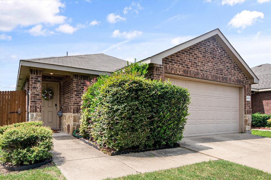 It's a cute and cozy home with personality and style! It is ideal for a first-time homebuyer, someone looking to downsize, or anyone who wants a home without the fuss. This charming home is situated in an amenity-rich Forney community, offering both comfort and functionality. The kitchen-and-dining-area combo provides a practical layout for meal prep and family gatherings, while the carpeted bedrooms offer comfort and privacy. The spacious primary ensuite is a relaxing retreat with tons of storage and a tub-shower combination. The large backyard is perfect for your furry family members to have loads of fun. This home combines thoughtful design, inviting living spaces, and a prime location, making it move-in ready for its next owners.
Enjoy convenient access to FM 741, with schools, parks, shopping, and dining just minutes away. Community amenities
include resort-style pools, playgrounds, sports fields, walking trails, and picnic areas, perfect for recreation and
connecting with neighbors. Refrigerator, washer, and dryer can convey.