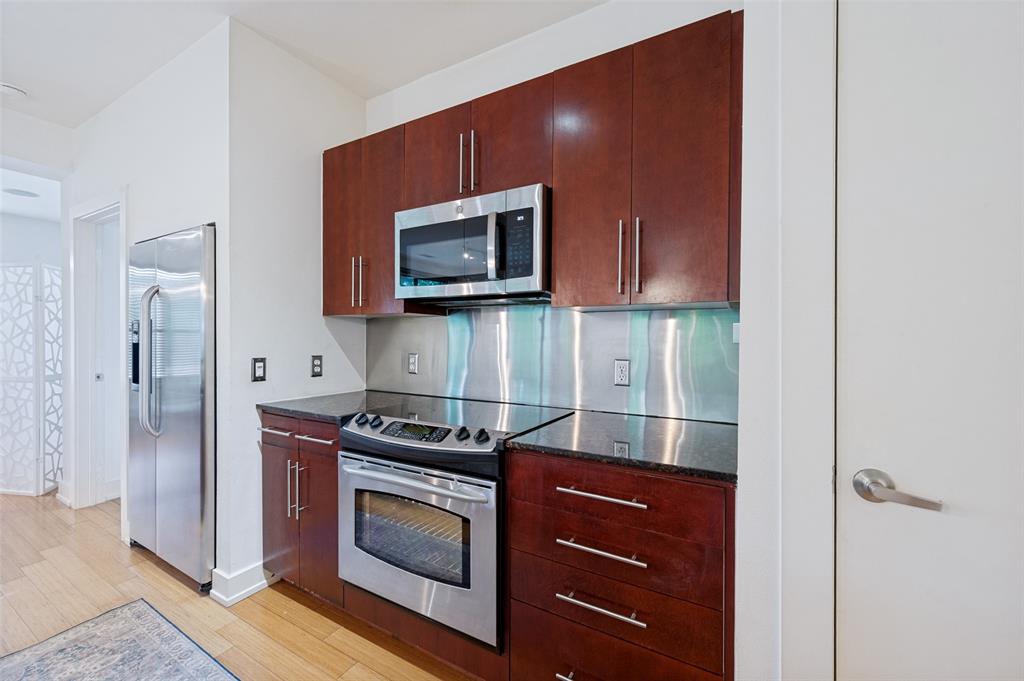 Sullivan On Gilbert Condos - Residential