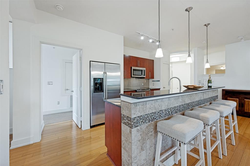 Sullivan On Gilbert Condos - Residential