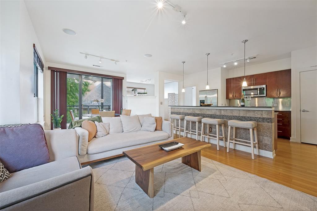 Sullivan On Gilbert Condos - Residential