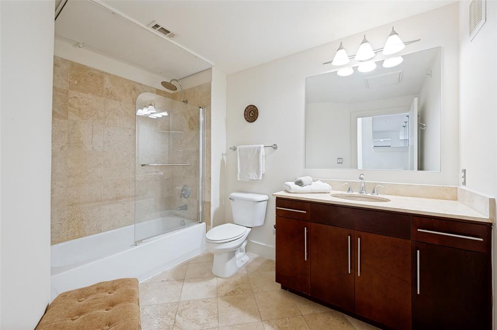 Sullivan On Gilbert Condos - Residential