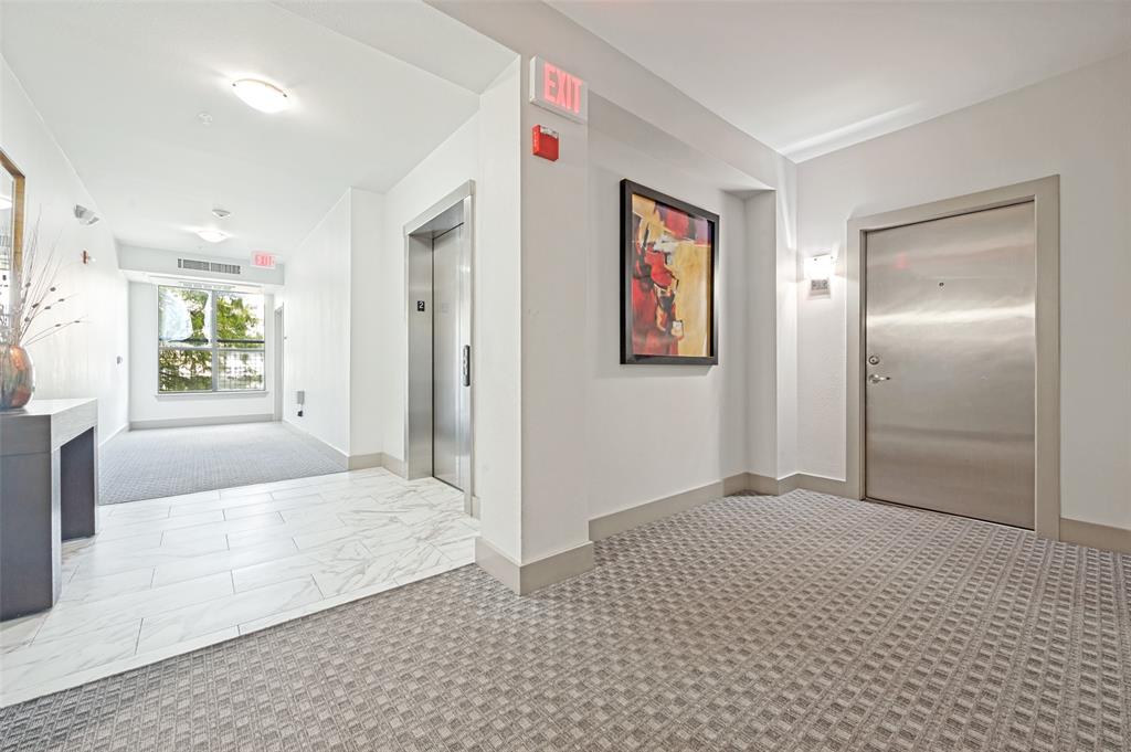 Sullivan On Gilbert Condos - Residential