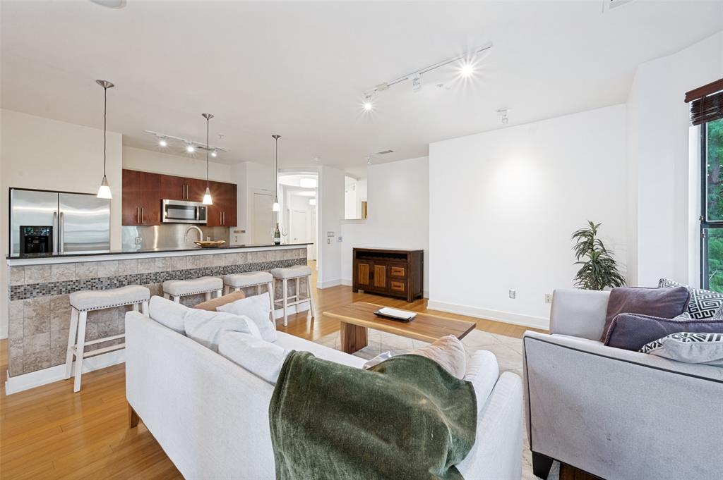 Sullivan On Gilbert Condos - Residential