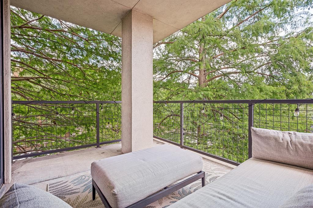Sullivan On Gilbert Condos - Residential