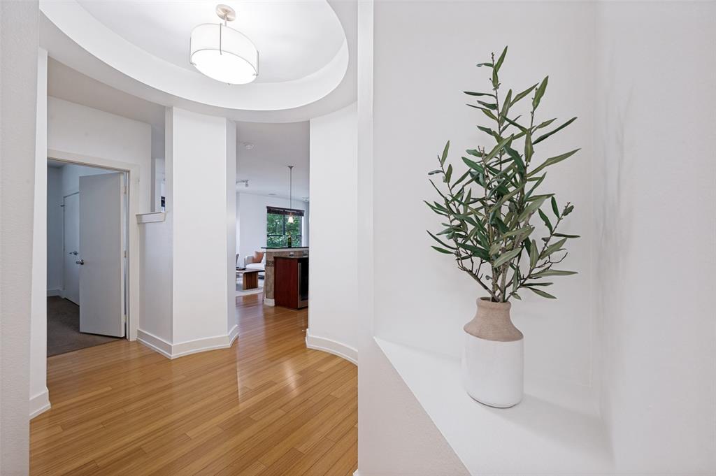 Sullivan On Gilbert Condos - Residential