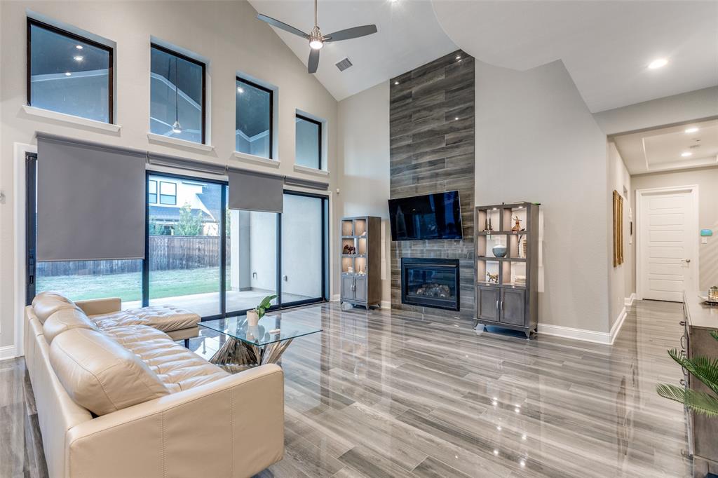 Star Trail Ph Five - Residential