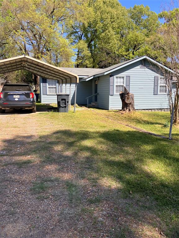 GREAT BUY FOR THIS LOCATION, GO AND SHOW ON A SUPRA. EASY ACCESS TO MAJOR ROADWAYS, 3 BEDROOMS 2 FULL BATHS. MASTER IS LARGE, NICE DECK OVERLOOKING THE BACKYARD. OUTSIDE STORAGE UNIT. ACCESS TO BACK .