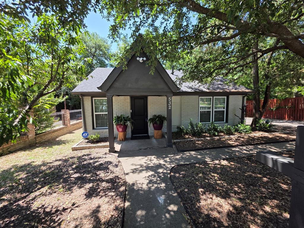 Charming Fully Remodeled Gently Lived Fenced Bungalow With A Creek View. 3 Bedroom, 1 Bathroom Home. The 1107 Sq. Ft. Was Thoughtfully Reimagined With Modern Updates And Close To The Bishop Arts District And All That Dallas Has To Offer. This Hidden Gem Is Move In Ready With Brand New Cabinets, Quartz Counter Tops And A Spacious, Open Layout Perfect For Living Or Entertaining. Plenty Of Parking For Every Family Member In The Home. YOU MUST COME SEE THIS WONDERFUL HOME. New Updates Includes Fresh Updates Throughout, New Roof, New Windows And Modern Finishes. 3 Comfortable Sized Bedrooms And Ample Closet Space. The Kitchen Is Bright And Airy, Living Area Is Open To Dining Ideal For Relaxation And Gatherings. Your buyer will love the soaring and towering trees for Shade. Schedule Your Showing Today