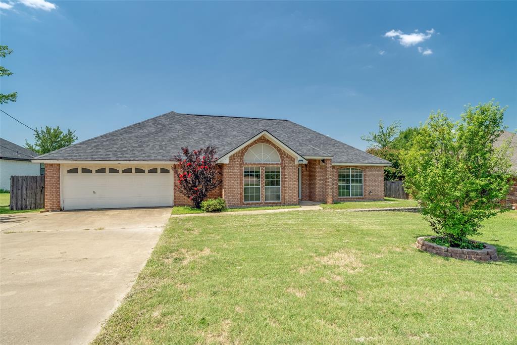 Opportunity awaits with this 3-bedroom, 2-bath home tucked away in a quiet Granbury neighborhood just minutes from Historic Granbury Square, Lake Granbury, shopping, dining, and everyday conveniences. Whether you're an investor searching for your next renovation project or a buyer ready to create a home tailored to your own style, this property offers incredible potential.
The home is in need of updates and repairs but features a functional floor plan and a spacious backyard with a covered patio, providing the perfect canvas for your vision. With plenty of room to reimagine both the interior and outdoor living spaces, this property is ready for someone to unlock its full potential.
Bring your ideas, your toolbox, and your imagination. Properties with this much upside at this price point don't come along often. Sold as-is.
