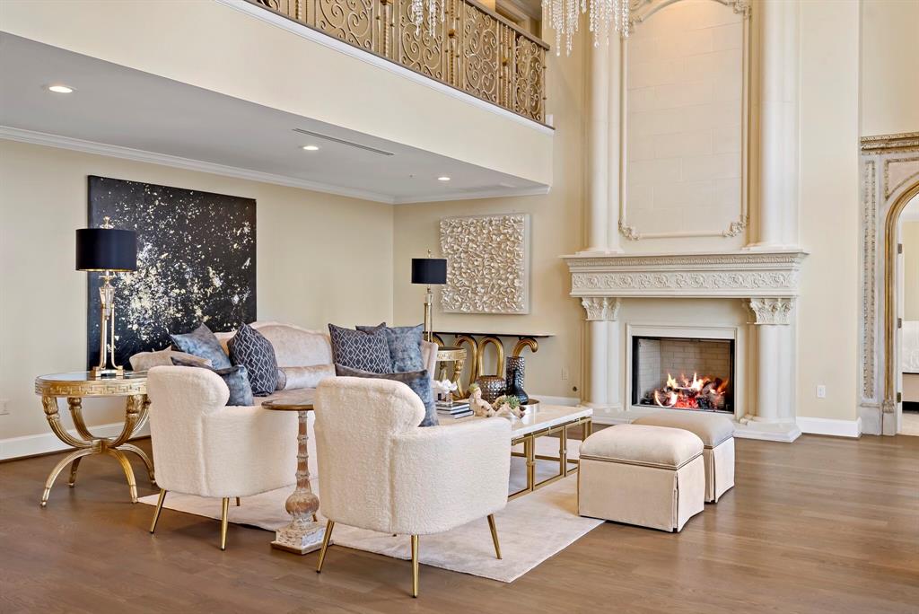 Plaza At Turtle Creek Residence Ph - Residential