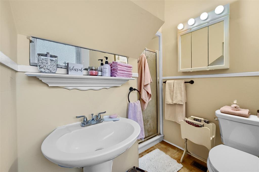 Shannon T J Town - Residential